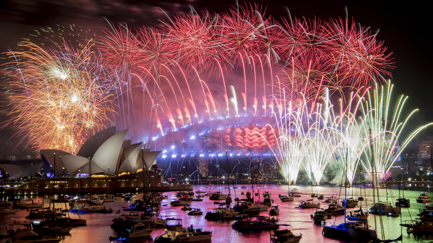 Australian authorities say the iconic Sydney New Year's Eve fireworks will go ahead, despite calls for them to be canceled for environmental concerns.