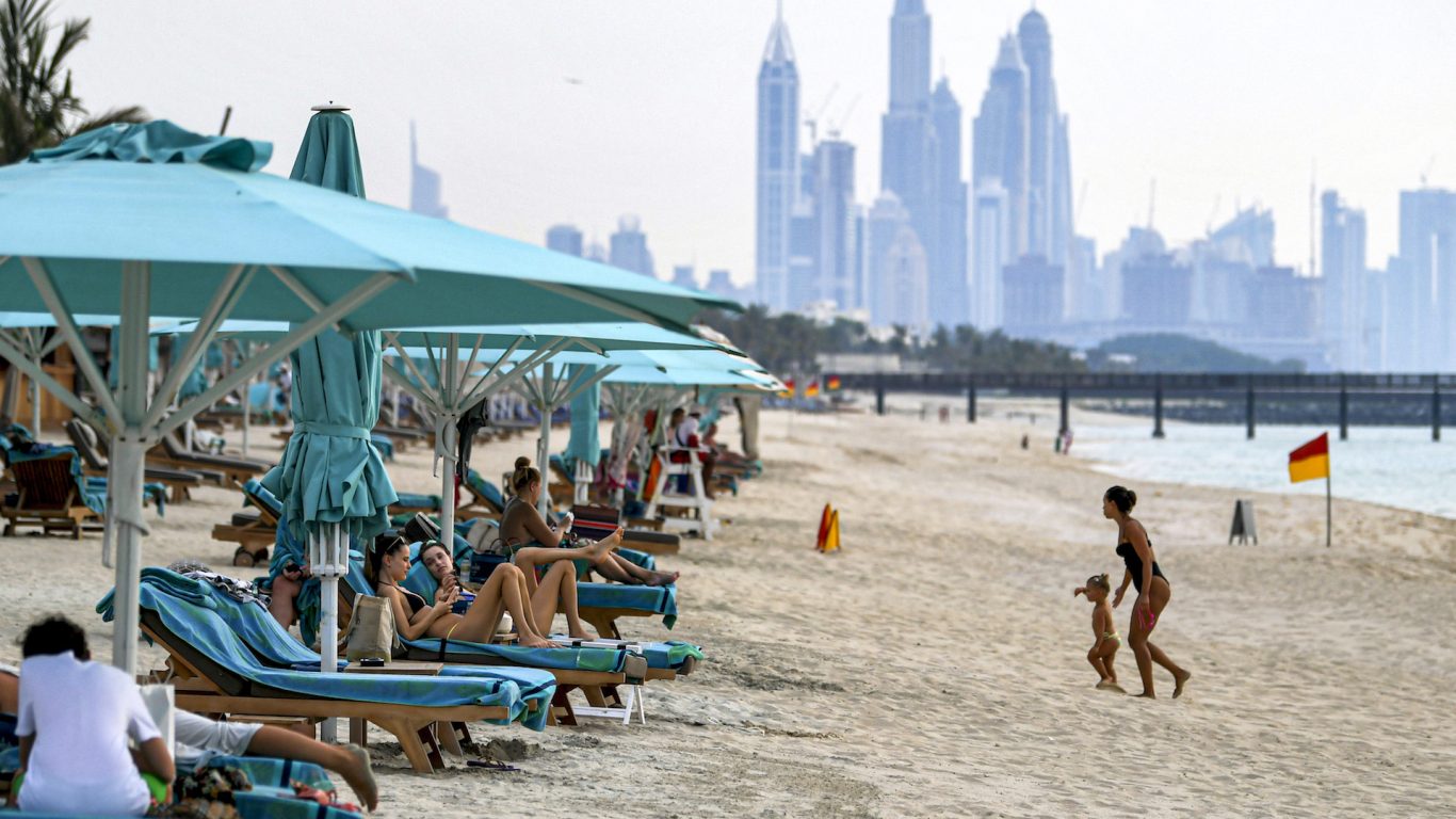 Dubai-beach-travel-restrictions-covid-19-1366x768