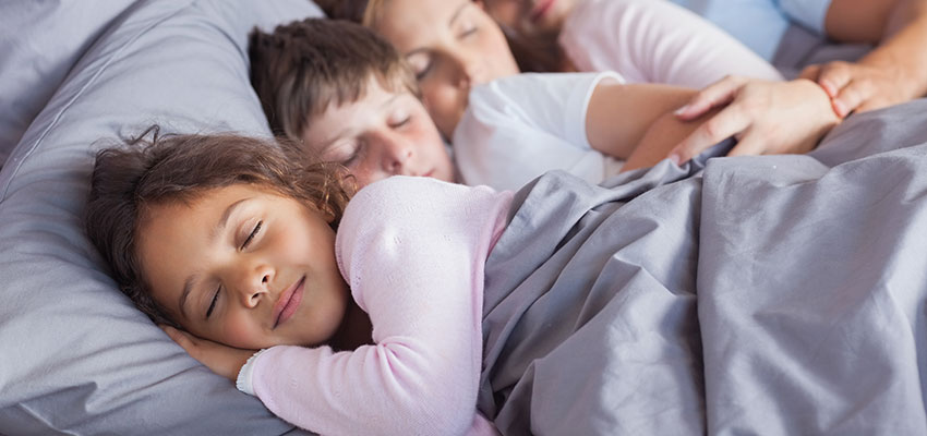 kids-fall-stay-asleep-GettyImages-497714157-feature