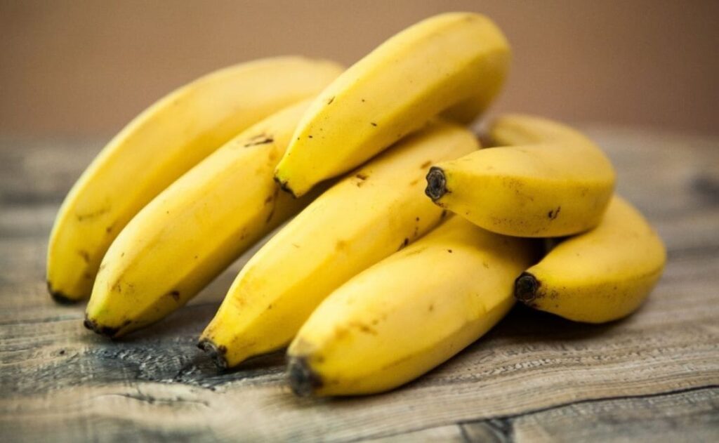 banana-fruit-eating-on-an-empty-stomach-1140x703