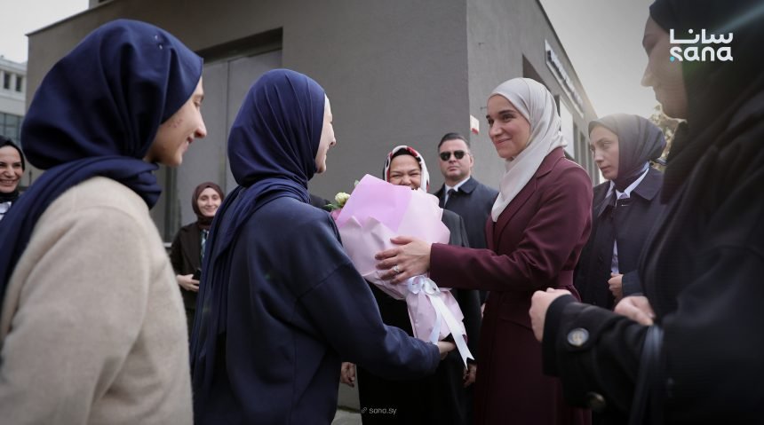 السيدة لطيفة الدروبي تزور مدرسة الإمام خطيب الثانوية الحكومية في مدينة إسطنبول