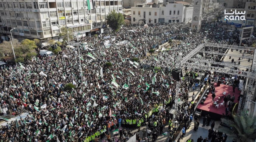 حماة تحتفل بذكرى النصر والتحرير