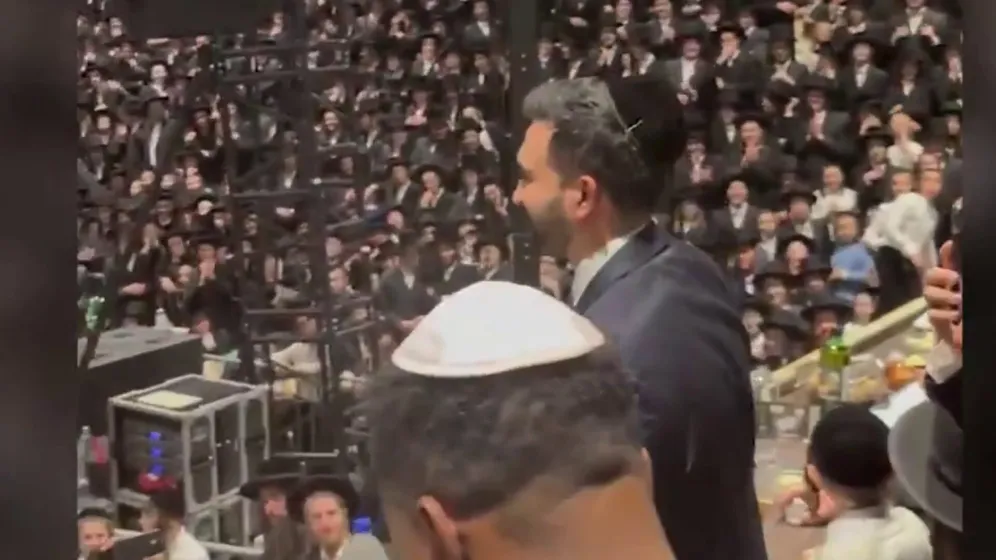 بحضور حاشد : زهران ممداني يشارك في مناسبة تاريخية لجالية الحريديم ساتمر في نيويورك