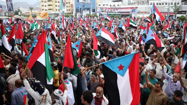 نسحاب دولة الإمارات من اليمن بأمر من المملكة العربية السعودية وبداية مرحلة الإعمار والمساعدات الإنسانية